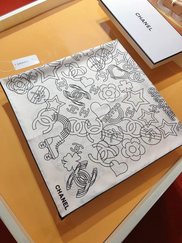 Chanel silk scarf 90X90cm E22 (12)